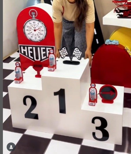 PODIUM EN MADERA #13232